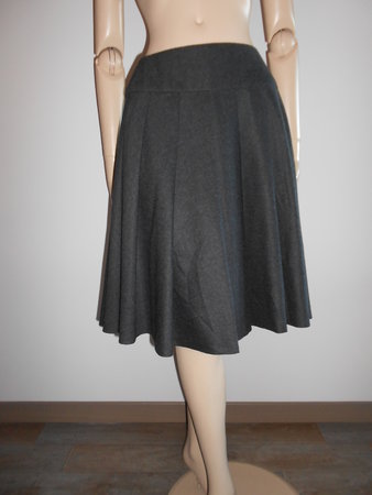 Chanel vintage 80s grey wool skirt\\n\\n05/11/2020 5:56 PM