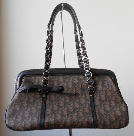 Dior handbag\\n\\n08/31/2016 4:33 PM