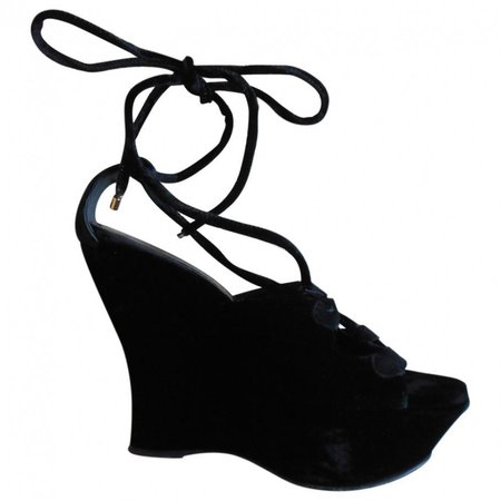 Yves Saint Laurent sandals\\n\\n11/17/2022 5:21 PM