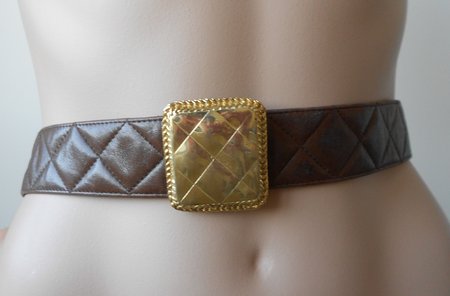 Chanel leather belt\\n\\n12/12/2022 5:30 PM