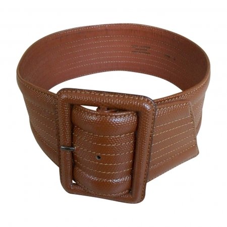 Yves Saint Laurent leather belt\\n\\n12/12/2022 3:58 PM
