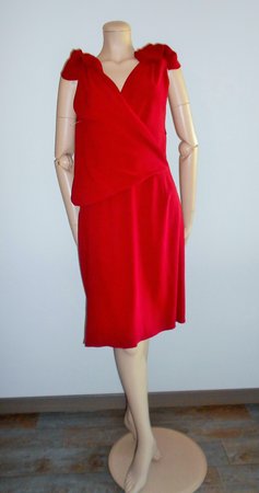 Robe laine rouge Prada\\n\\n11/05/2020 17:11