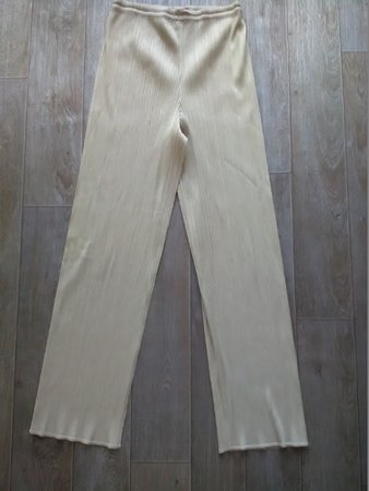 pantalon polyester écru Pleats Please vintage 90s\\n\\n11/05/2020 17:30