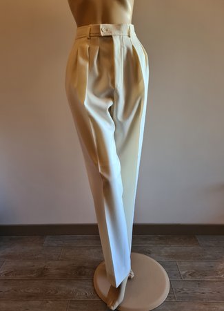 Pantalon laine Yves Saint Laurent\\n\\n12/12/2022 16:33