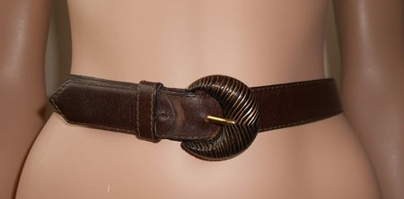 ceinture cuir marron Yves Saint Laurent\\n\\n12/12/2022 15:18