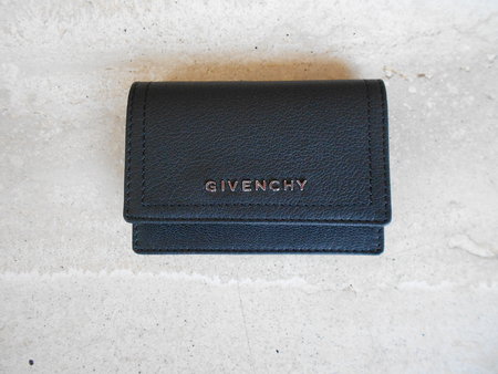 Givenchy : porte-monnaie\\n\\n10/12/2014 23:39